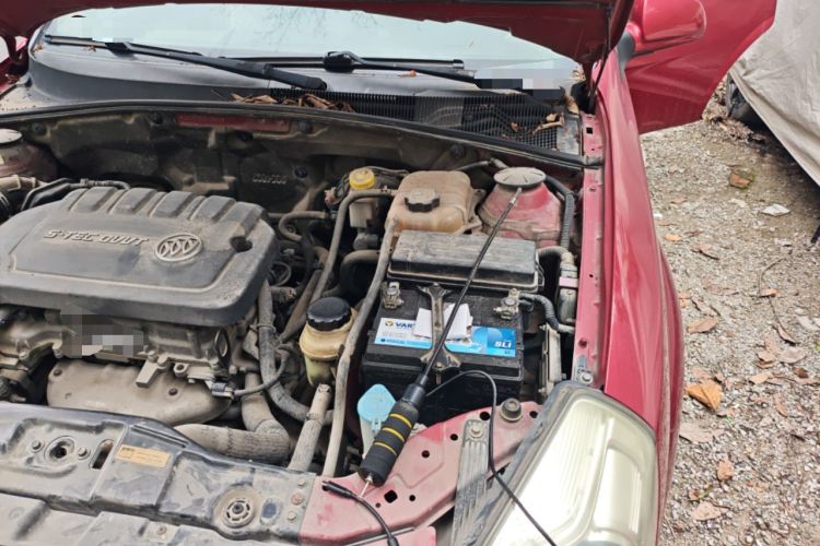 Used Buick Excelle 2013 1.5L Automatic Classic Model Engine Bay Left