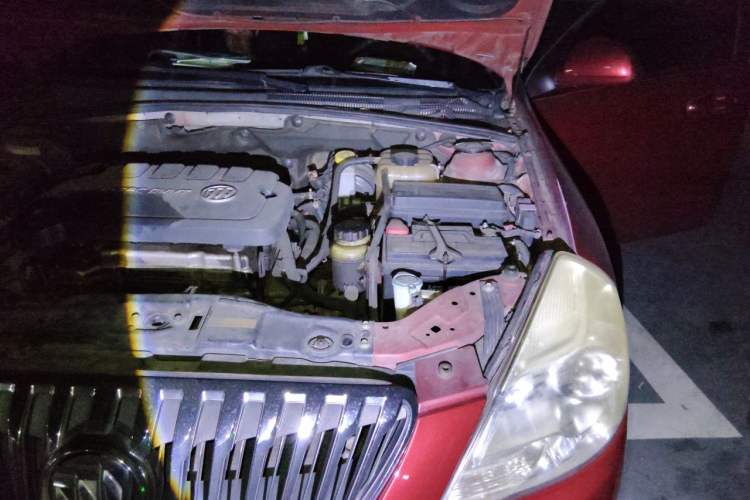 Used Buick Excelle 2013 1.5L Automatic Classic Model Engine Bay Left