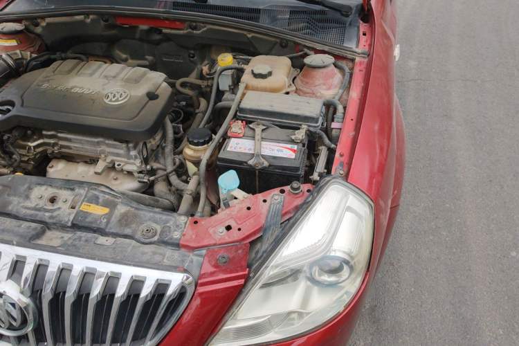 Used Buick Excelle 2013 1.5L Automatic Classic Model Engine Bay Left