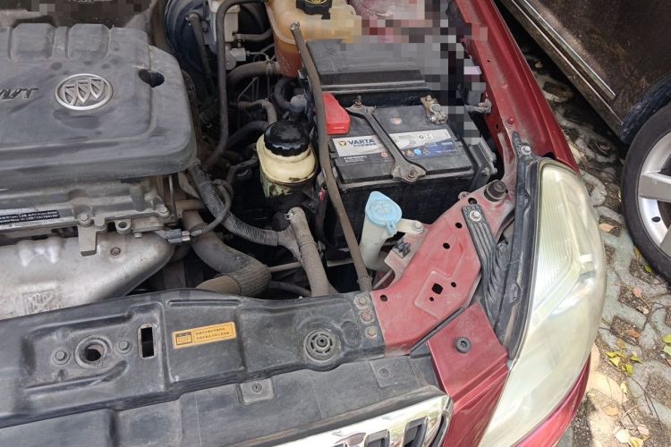 Used Buick Excelle 2013 1.5L Manual Luxury Model Engine Bay Left