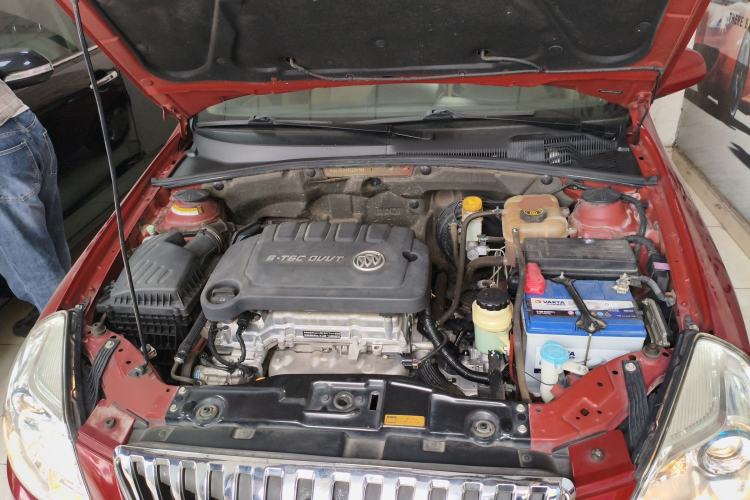 Used Buick Excelle 2013 1.5L Manual Classic Model Engine Bay