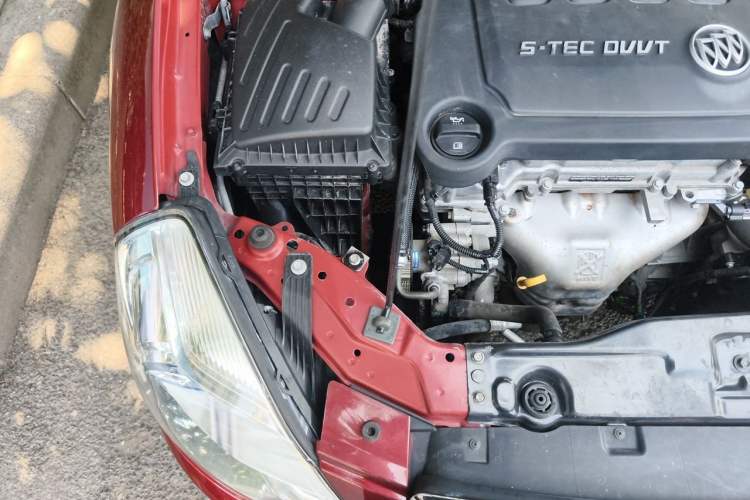 Used Buick Excelle 2013 1.5L Automatic Luxury Model Engine Bay Right