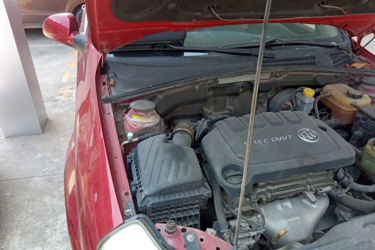 Used Buick Excelle 2013 1.5L Automatic Luxury Model Engine Bay Right