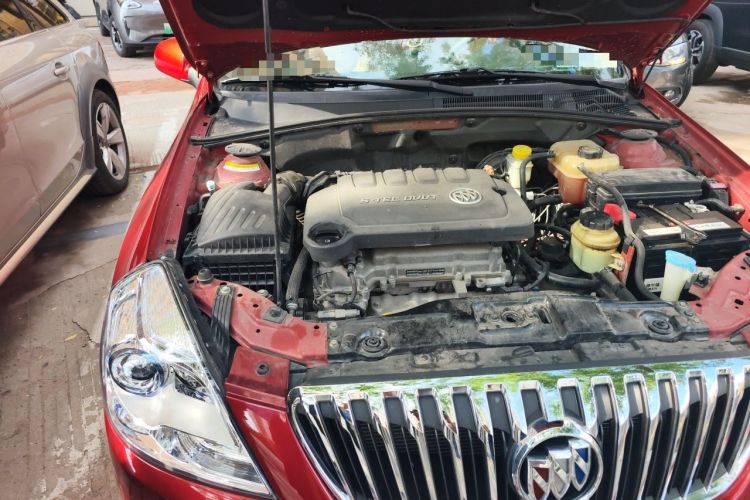 Used Buick Excelle 2013 1.5L Automatic Classic Model Engine Bay Right