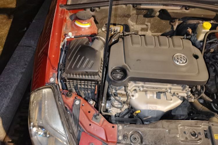 Used Buick Excelle 2013 1.5L Automatic Luxury Model Engine Bay Right