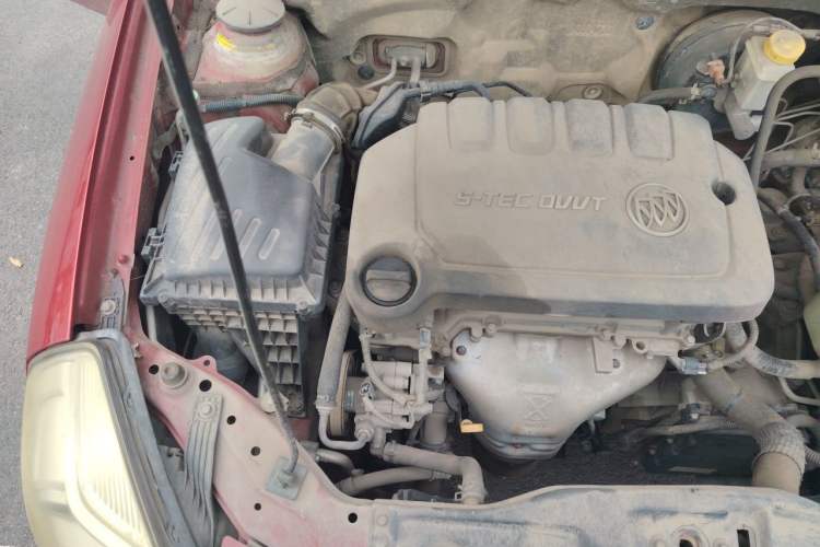 Used Buick Excelle 2013 1.5L Automatic Classic Model Engine Bay Right
