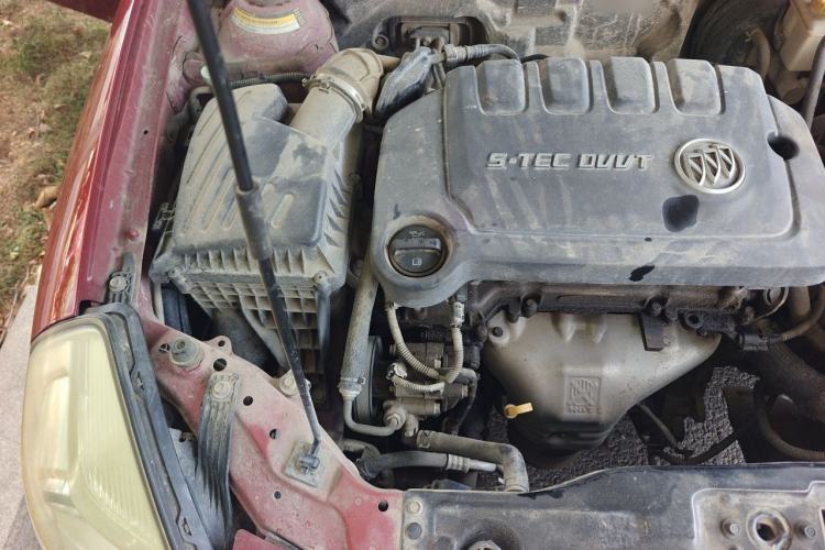 Used Buick Excelle 2013 1.5L Manual Classic Model Engine Bay Right