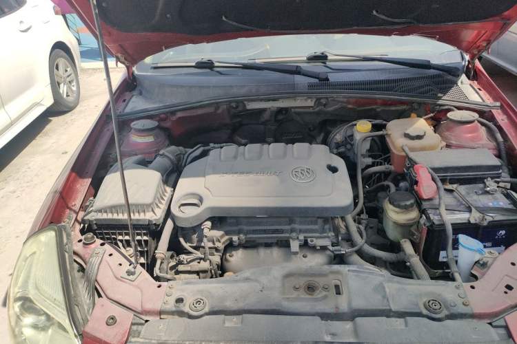 Used Buick Excelle 2013 1.5L Automatic Luxury Model Engine Bay Right