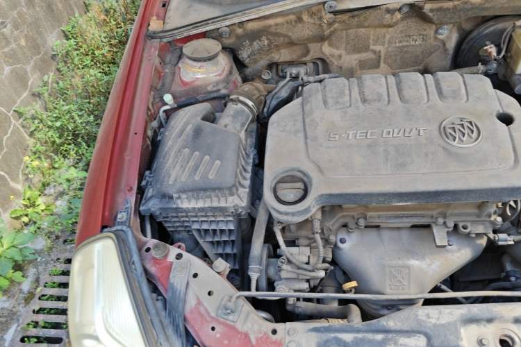 Used Buick Excelle 2013 1.5L Automatic Classic Model Engine Bay Right