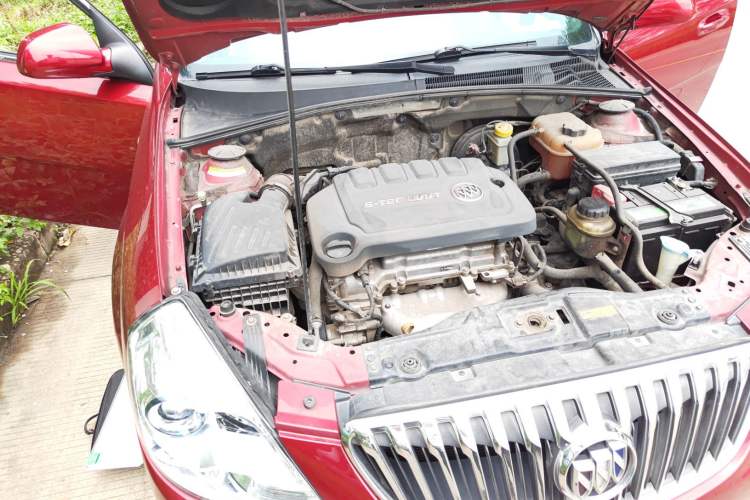 Used Buick Excelle 2013 1.5L Automatic Classic Model Engine Bay Right