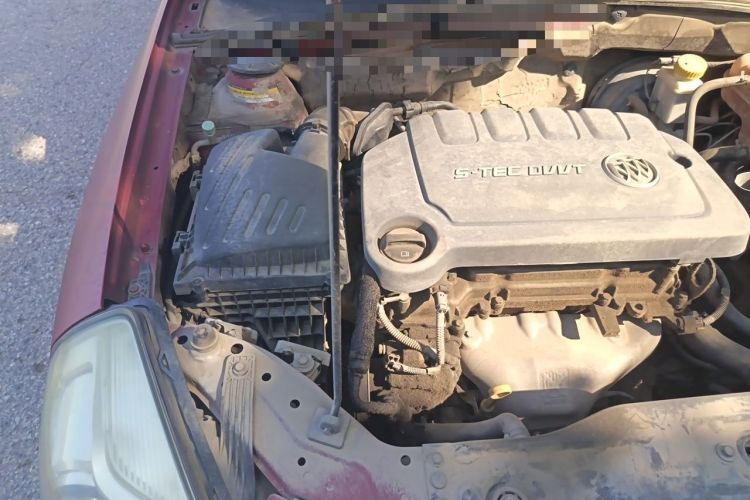 Used Buick Excelle 2013 1.5L Manual Classic Model Engine Bay Right