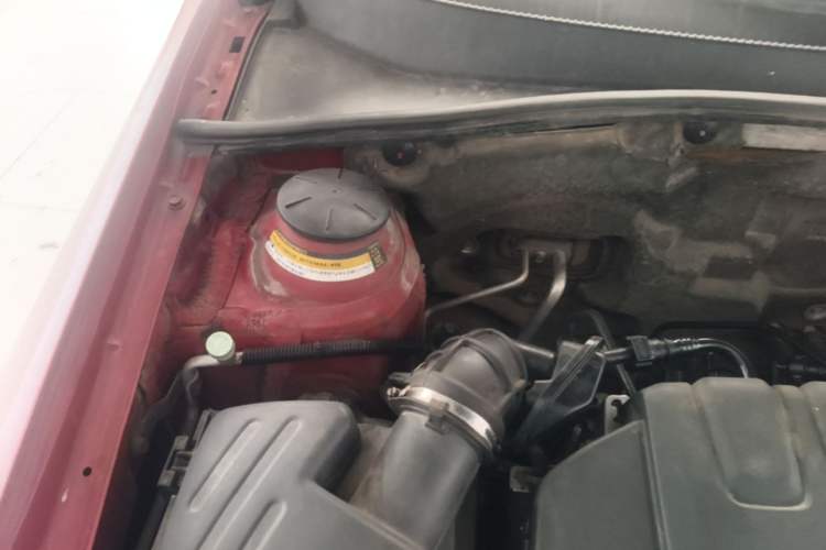 Used Buick Excelle 2013 1.5L Automatic Classic Model Engine Bay Right