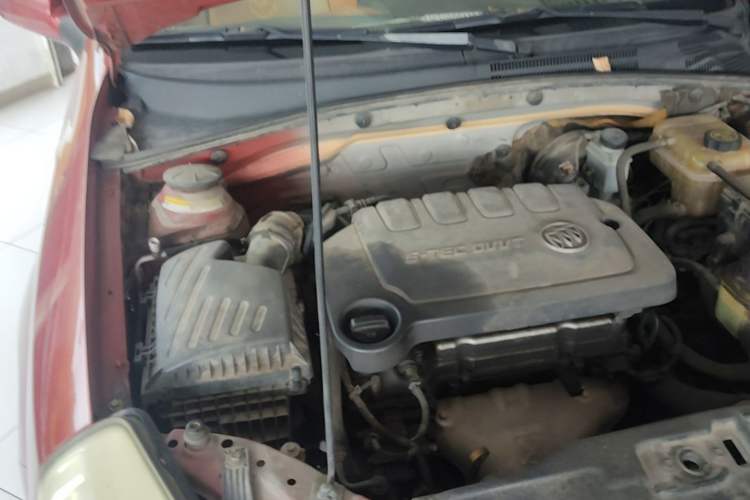 Used Buick Excelle 2013 1.5L Automatic Luxury Model Engine Bay Right