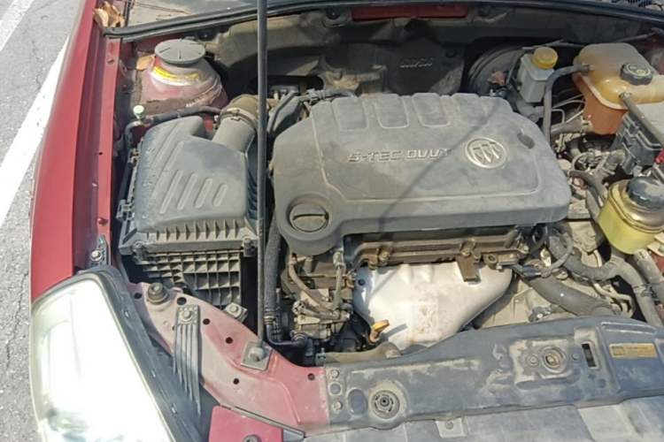 Used Buick Excelle 2013 1.5L Automatic Classic Model Engine Bay Right