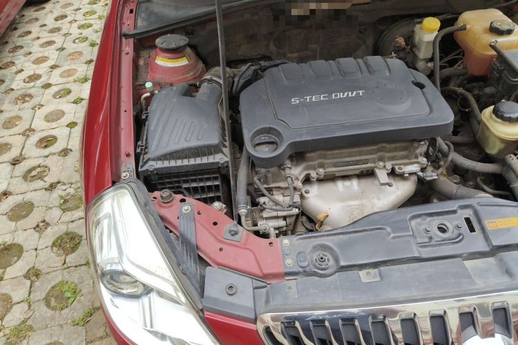 Used Buick Excelle 2013 1.5L Automatic Classic Model Engine Bay Right