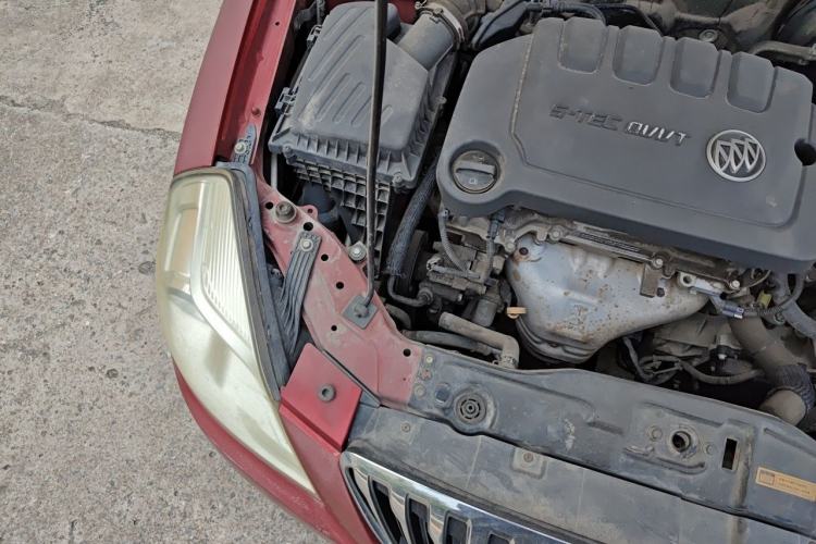 Used Buick Excelle 2013 1.5L Automatic Classic Model Engine Bay Right