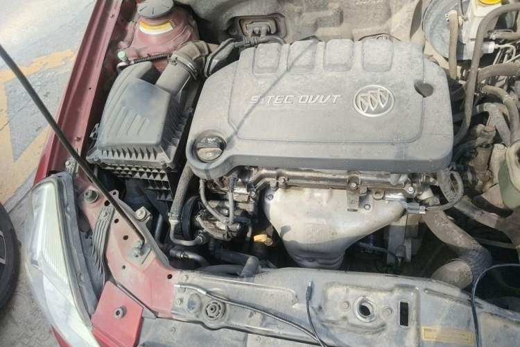 Used Buick Excelle 2013 1.5L Manual Classic Model Engine Bay Right