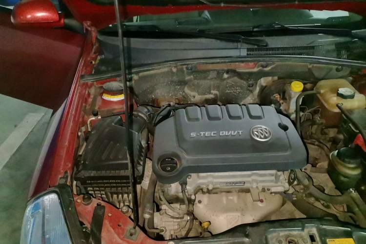 Used Buick Excelle 2013 1.5L Automatic Classic Model Engine Bay Right