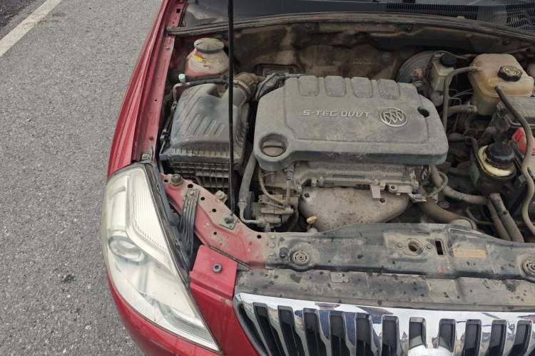 Used Buick Excelle 2013 1.5L Automatic Luxury Model Engine Bay Right