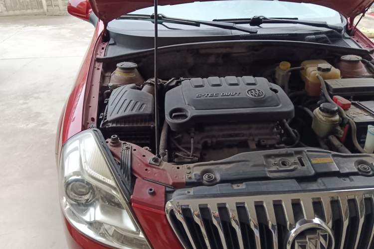 Used Buick Excelle 2013 1.5L Manual Luxury Model Engine Bay Right