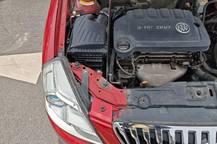 Used Buick Excelle 2013 1.5L Automatic Luxury Model Engine Bay Right