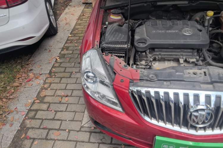 Used Buick Excelle 2013 1.5L Automatic Luxury Model Engine Bay Right
