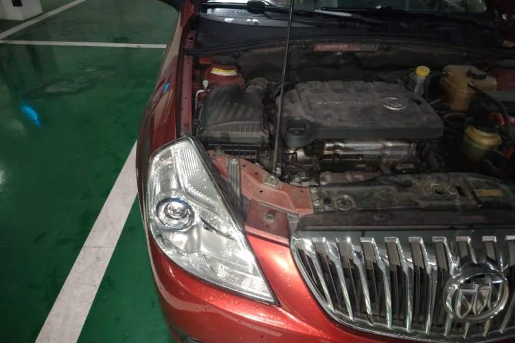 Used Buick Excelle 2013 1.5L Automatic Luxury Model Engine Bay Right
