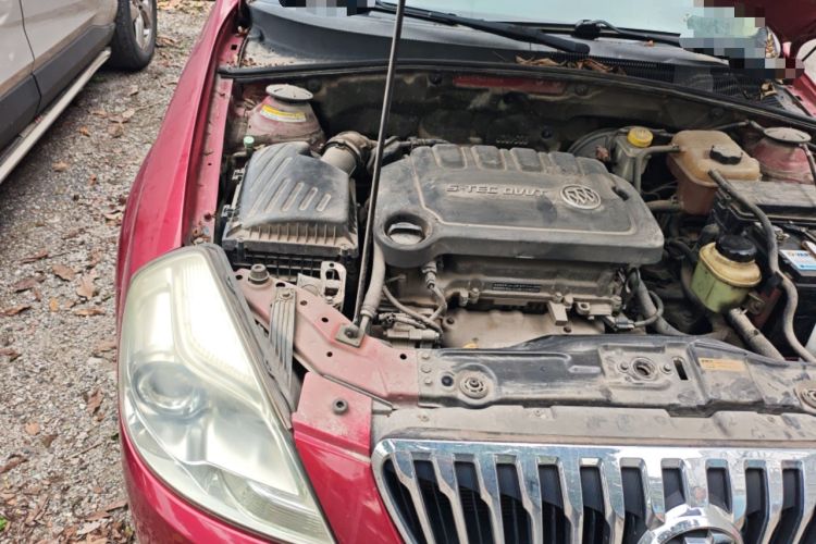 Used Buick Excelle 2013 1.5L Automatic Classic Model Engine Bay Right