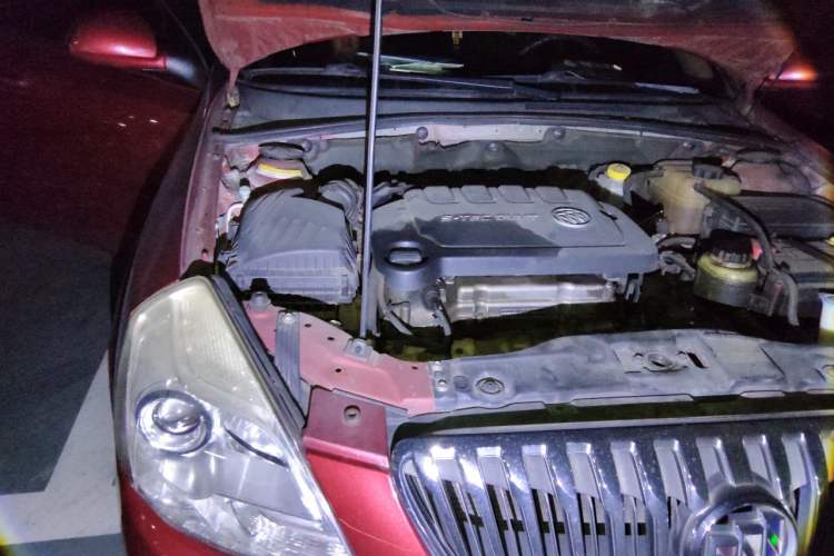 Used Buick Excelle 2013 1.5L Automatic Classic Model Engine Bay Right
