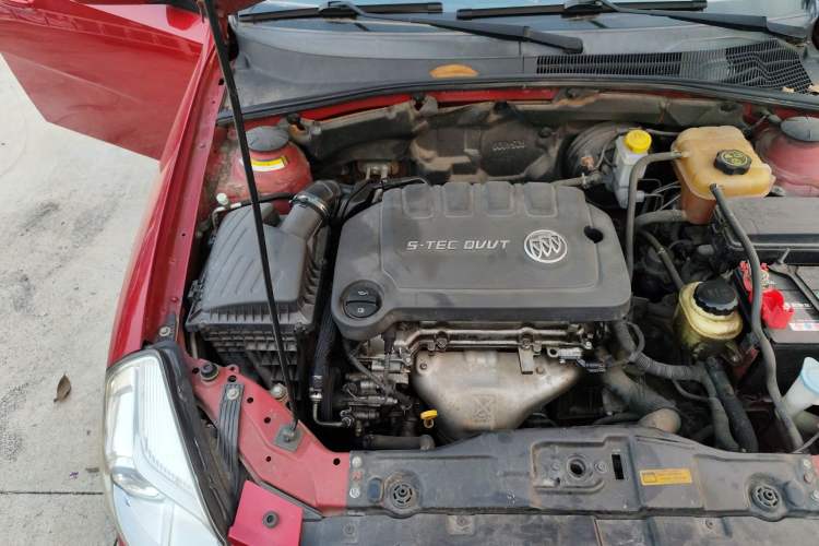 Used Buick Excelle 2013 1.5L Automatic Classic Model Engine Bay Right