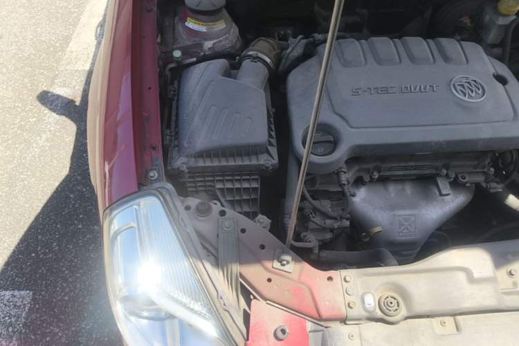 Used Buick Excelle 2013 1.5L Automatic Classic Model Engine Bay Right