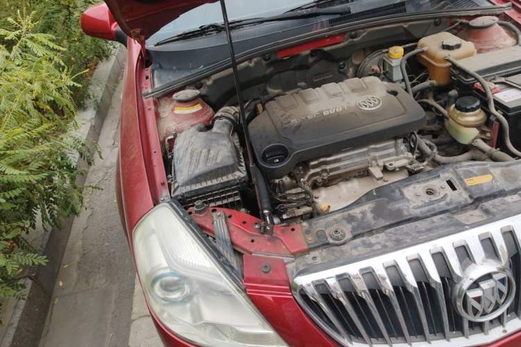 Used Buick Excelle 2013 1.5L Automatic Classic Model Engine Bay Right