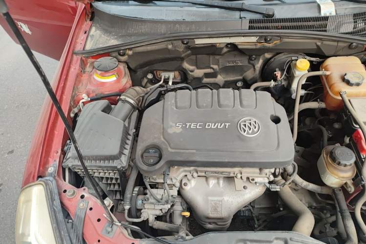 Used Buick Excelle 2013 1.5L Automatic Classic Model Engine Bay Right