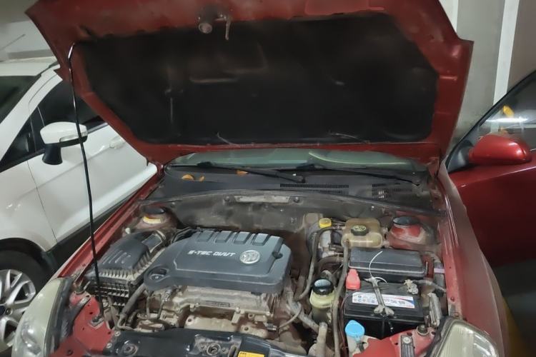 Used Buick Excelle 2013 1.5L Manual Classic Model Engine Bay