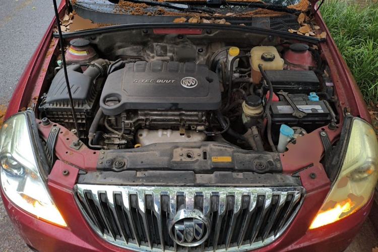 Used Buick Excelle 2013 1.5L Manual Classic Model Engine Bay