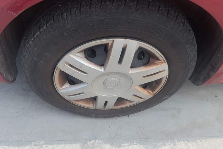 Used Buick Excelle 2013 1.5L Automatic Classic Model Exterior 4