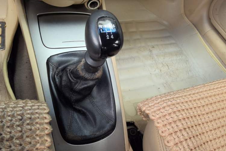 Used Buick Excelle 2013 1.5L Manual Classic Model Gear Lever