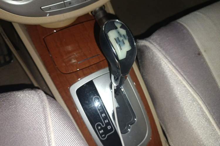 Used Buick Excelle 2013 1.5L Automatic Luxury Model Gear Lever