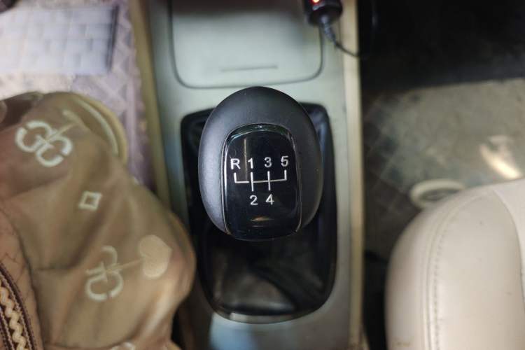 Used Buick Excelle 2013 1.5L Manual Classic Model Gear Lever