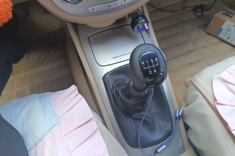 Used Buick Excelle 2013 1.5L Manual Classic Model Gear Lever