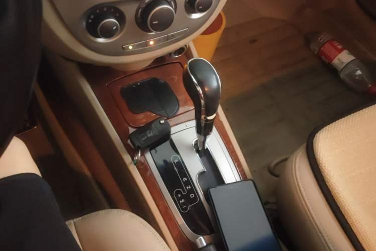 Used Buick Excelle 2013 1.5L Automatic Luxury Model Gear Lever
