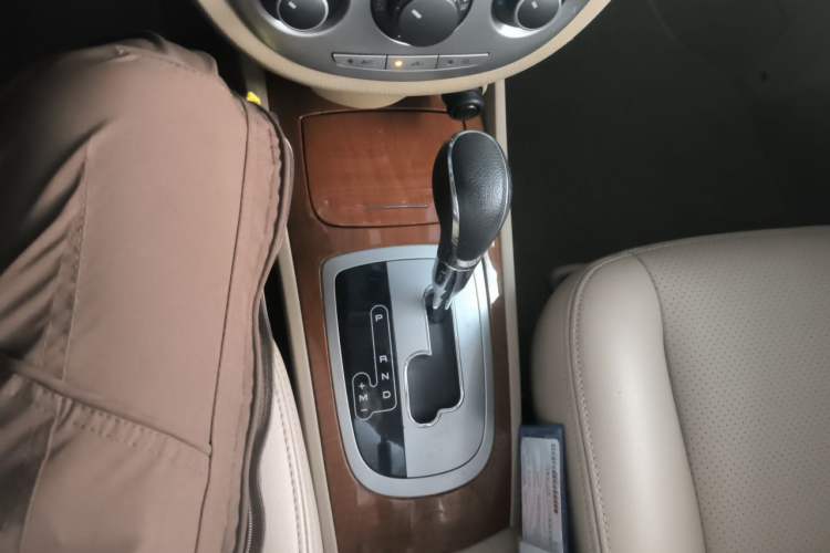 Used Buick Excelle 2013 1.5L Automatic Luxury Model Gear Lever
