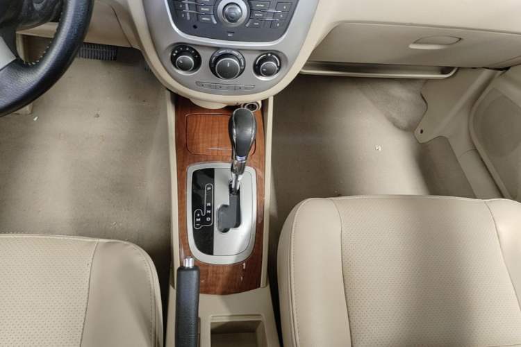 Used Buick Excelle 2013 1.5L Automatic Luxury Model Gear Lever