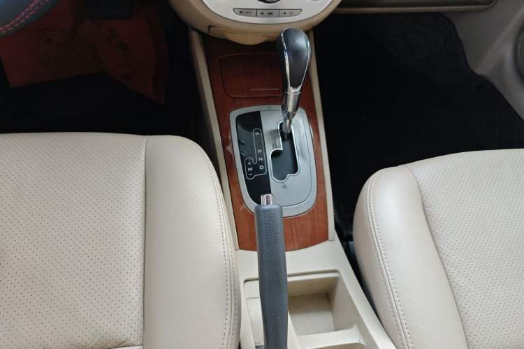 Used Buick Excelle 2013 1.5L Automatic Luxury Model Gear Lever