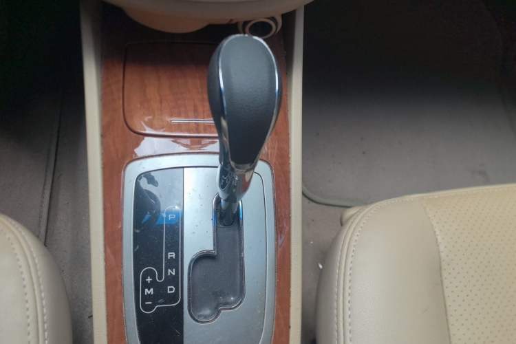 Used Buick Excelle 2013 1.5L Automatic Luxury Model Gear Lever
