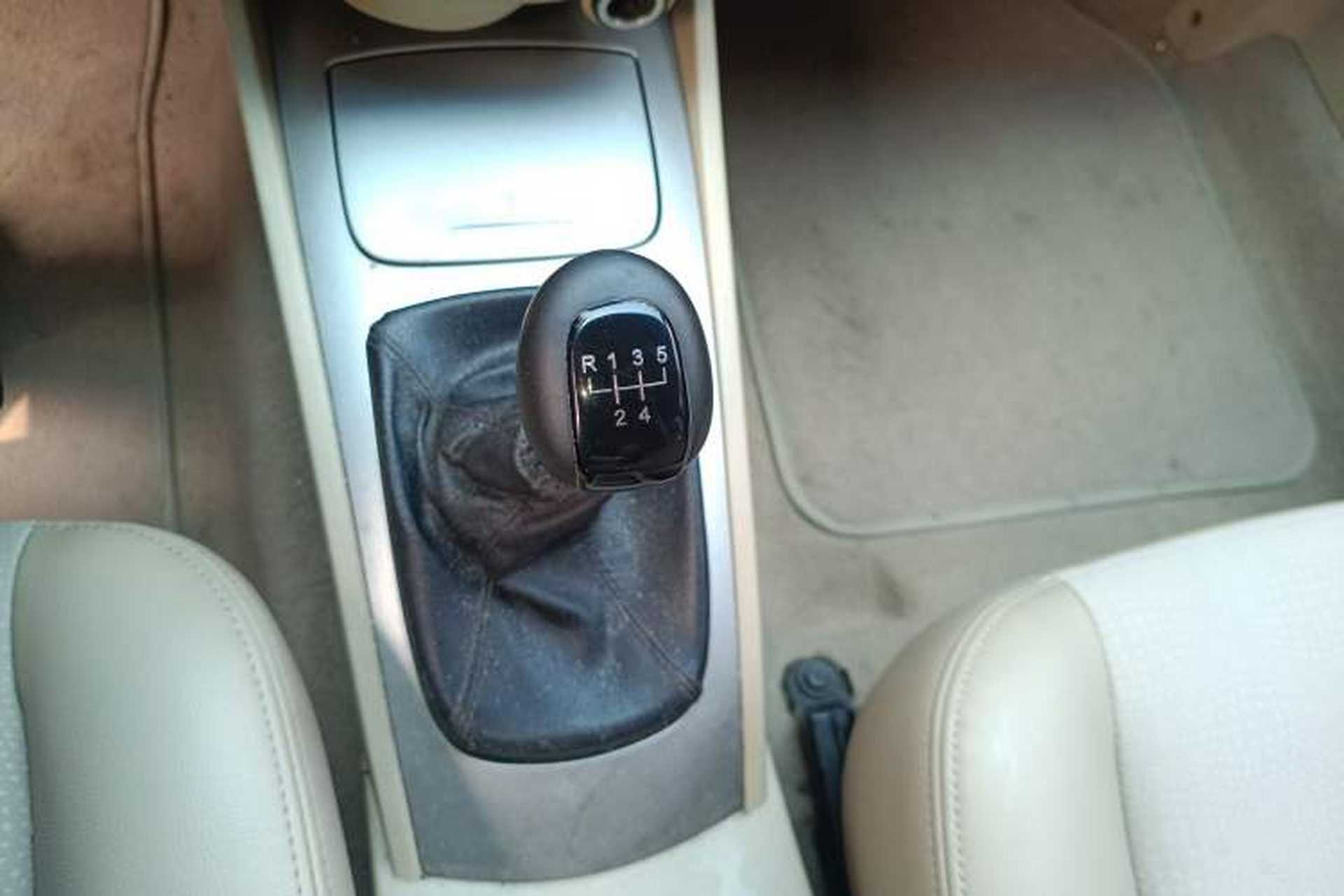 Used Buick Excelle 2013 1.5L Manual Classic Model Gear Lever