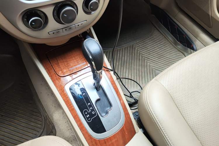 Used Buick Excelle 2013 1.5L Automatic Luxury Model Gear Lever