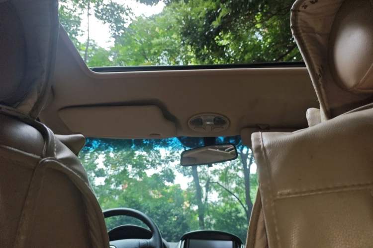 Used Buick Excelle 2013 1.5L Manual Classic Model Headliner