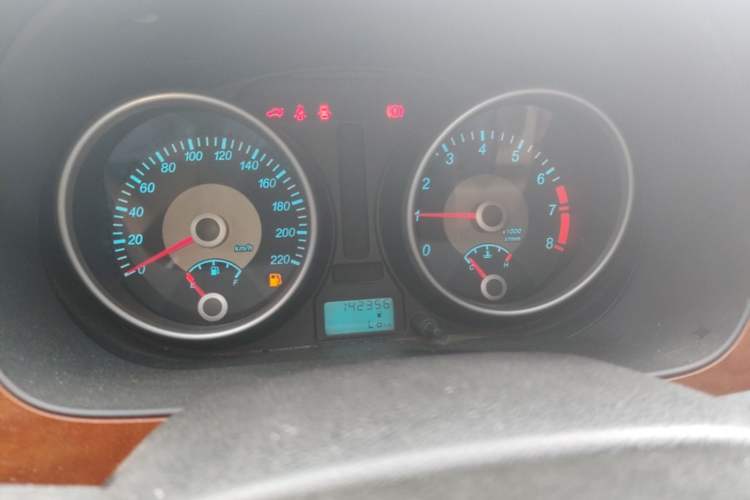 Used Buick Excelle 2013 1.5L Manual Luxury Model Instrument Cluster
