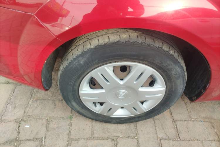 Used Buick Excelle 2013 1.5L Automatic Classic Model Left Front Wheel Hub